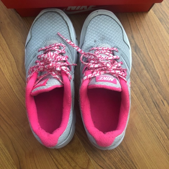 Girls Nike sneakers​ - Picture 5 of 10